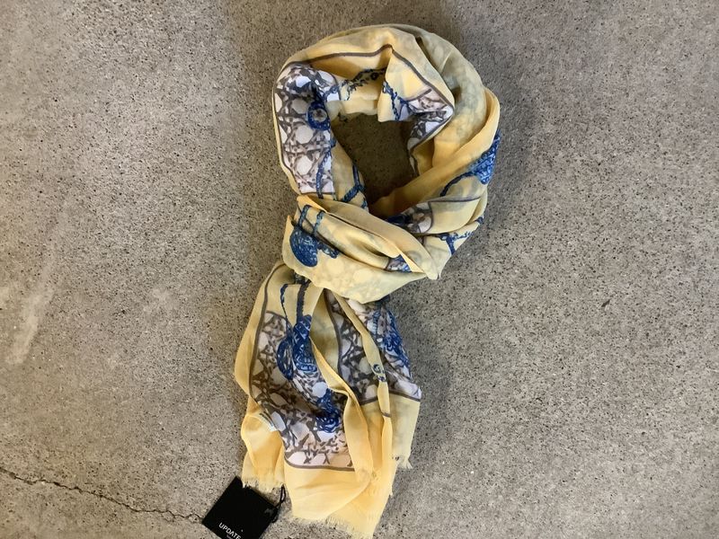 Skjerf gul og blå