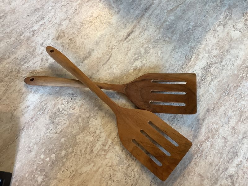 Stekespade med hull teak